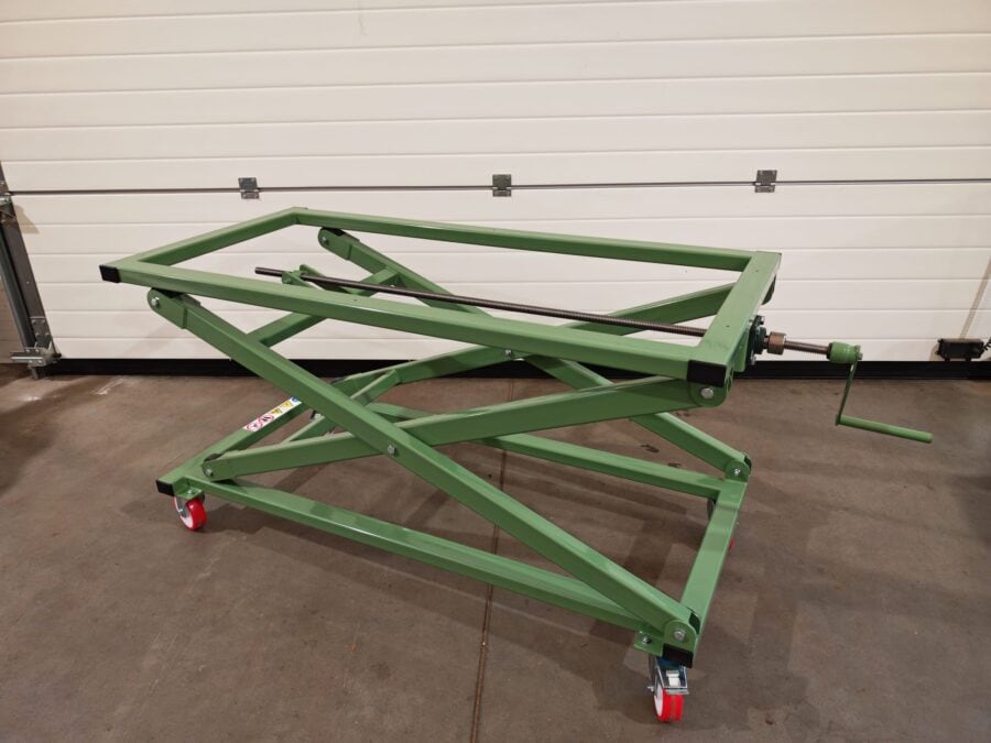 Wózek nożycowy-ocynkowany-Metal-Serwis-Obrzycko Wózek nożycowy na kółkach, ocynkowany, z regulacją wysokości, do transportu ciężkich przedmiotów - ogrodzenie Metal-Serwis Obrzycko.